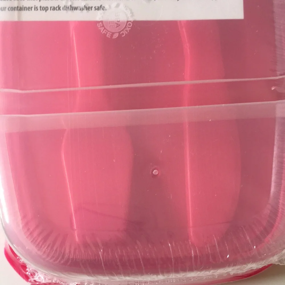 🐷 T-Mobile lunchbox container